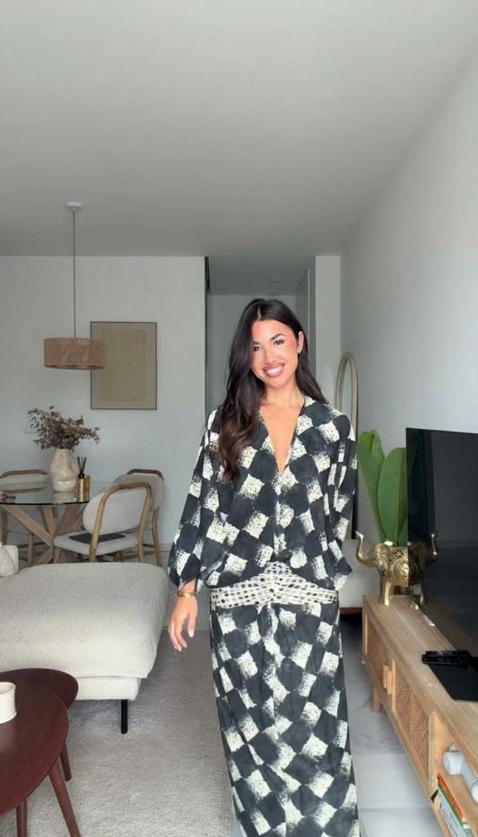 Black Geometric Print V-Neck Belted Kaftan Dress product image 2