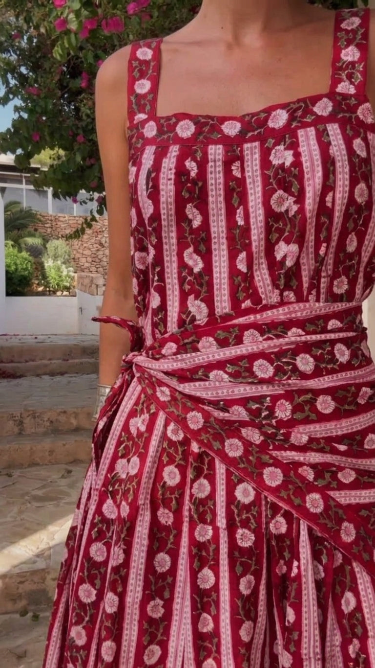 Burgundy Poise Wedding Guest Floral Maxi Dress Burgundy Maxi Dress with Relaxed Fit silhouette and Textured texture, additional styling view for Wedding Guest, a cafe plan, Fall current summer selling first with a light late-summer/pre-fall accent: make i by floravincie