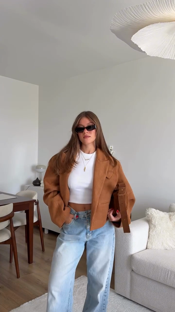 Brown cropped blazer