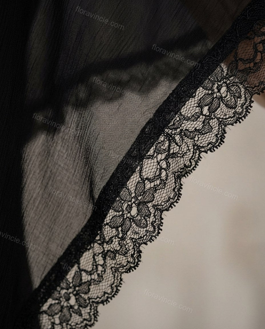 Black Sleek Lace Pant Set by floravincie